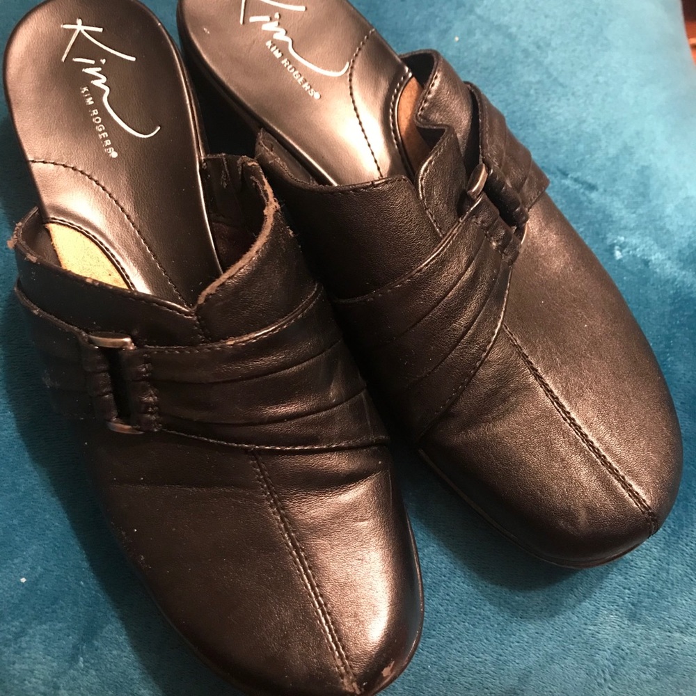 Kim Rogers Clogs.  Black size 7